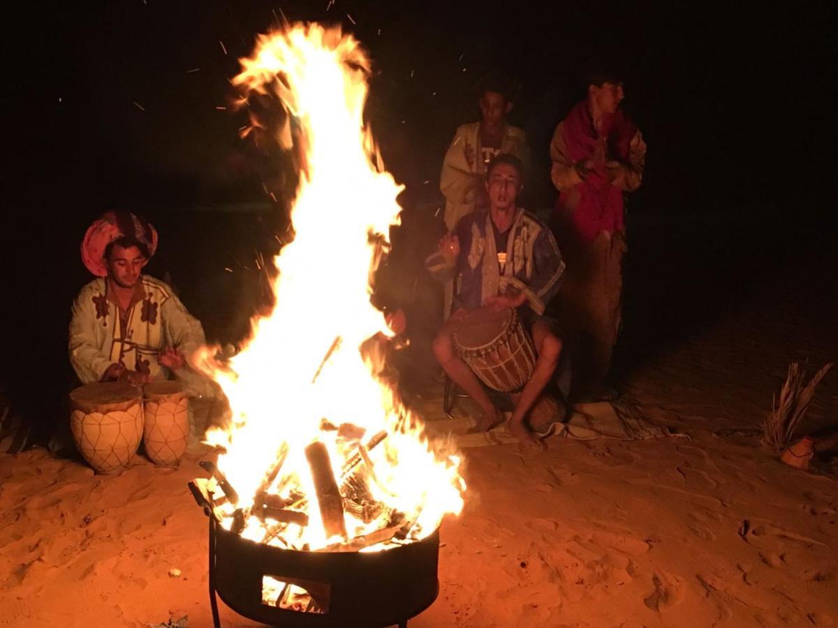 Отель Desert Luxury Tented & Activities Adrouine Экстерьер фото