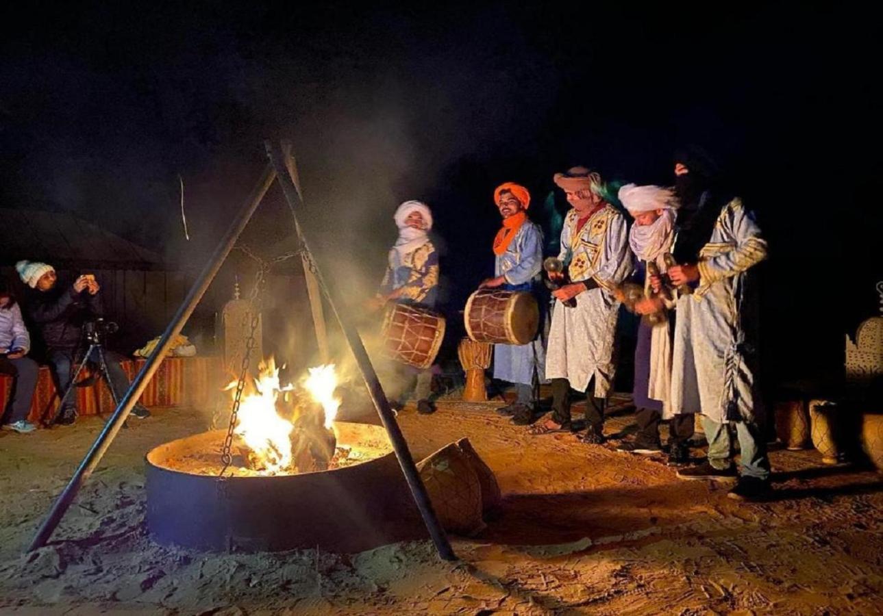 Отель Desert Luxury Tented & Activities Adrouine Экстерьер фото